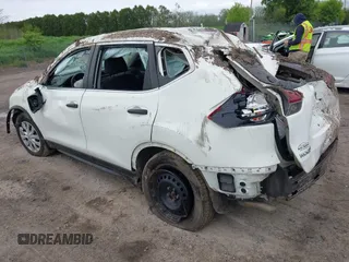 2017 Nissan Rogue SV z VIN 5N1AT2MV3HC773368, wystawiony jako IAAI lot #42250977 z przebiegiem 86 128 mil mil oraz . Historia ofert i sprzedaży dostępna na DreamBid. Obrazek 3.