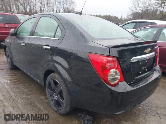 2016 Chevrolet Sonic LTZ z VIN 1G1JE5SB8G4143596, wystawiony jako IAAI lot #41874653 z przebiegiem 148 855 mil mil oraz . Historia ofert i sprzedaży dostępna na DreamBid. Obrazek 3.