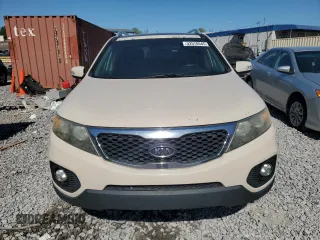 2011 Kia Sorento EX with VIN 5XYKU4A29BG116105, listed as a Copart auction lot 52570045 with 268,549 mi miles and Salvage Title. Bid and sale history available at carsss.com. Image 5.