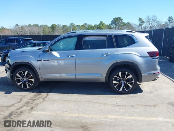 2024 Volkswagen Atlas SEL Premium R-Line с VIN 1V2FR2CA4RC591508, выставлен на аукционе IAAI как лот 41660452 с пробегом 1 783 миль миль и . История ставок и продаж доступна на DreamBid. Изображение 15.