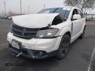 2017 Dodge Journey Crossroad Plus z VIN 3C4PDCGG1HT566478, wystawiony jako IAAI lot #42093451 z przebiegiem 72 398 mil mil oraz . Historia ofert i sprzedaży dostępna na DreamBid. Obrazek 2.