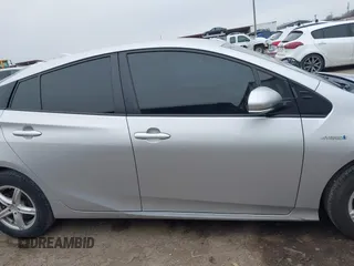 2018 Toyota Prius Two with VIN JTDKARFU7J3549201, listed as a IAAI auction lot 41589765 with 125,500 mi miles. Bid and sale history available at carsss.com. Image 13.