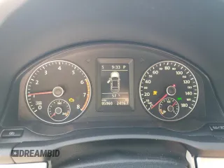 2012 Volkswagen Eos Komfort with VIN WVWBW7AH0CV001922, listed as a Copart auction lot 54378035 with 95,960 mi miles and Salvage Title. Bid and sale history available at DreamBid. Image 9.