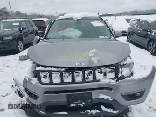 2018 Jeep Compass Altitude with VIN 3C4NJDBB7JT256164, listed as a IAAI auction lot 41551598 with 22,335 mi miles and . Bid and sale history available at carsss.com. Image 12.