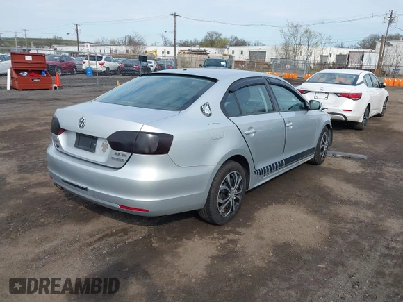 2011 Volkswagen Jetta Sedan SE w/Convenience & Sunroof PZEV with VIN 3VWDZ7AJ8BM380628, listed as a IAAI auction lot 41766072 with 146,025 mi miles. Bid and sale history available at carsss.com. Image 4.