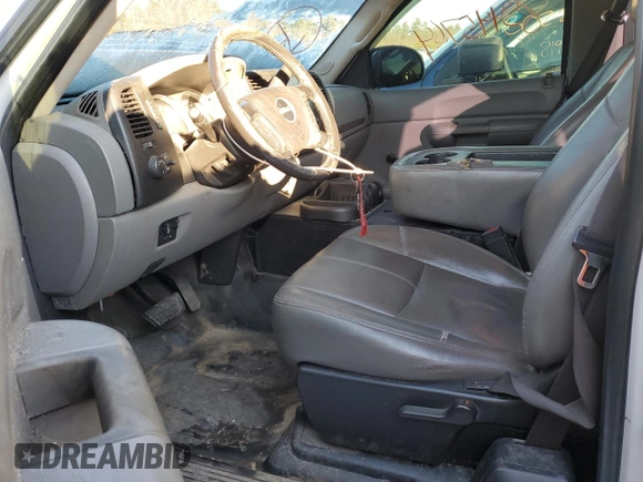 2009 GMC Sierra 1500 with VIN 1GTHC49K59E140731, listed as a Copart auction lot 85445764 with 245,081 mi miles and Salvage Title. Bid and sale history available at DreamBid. Image 7.