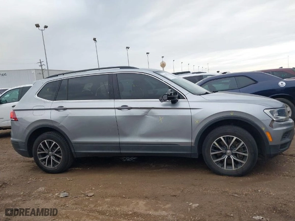 2019 Volkswagen Tiguan SE with VIN 3VV3B7AX6KM138493, listed as a IAAI auction lot 41367279 with 84,534 mi miles. Bid and sale history available at carsss.com. Image 13.