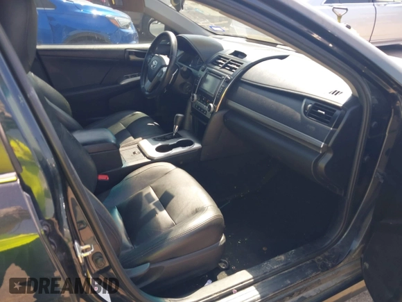 2014 Toyota Camry L with VIN 4T1BF1FK2EU817293, listed as a IAAI auction lot 41882906 with 189,719 mi miles. Bid and sale history available at carsss.com. Image 5.