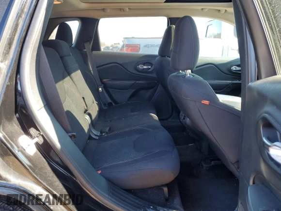 2017 Jeep Cherokee Latitude with VIN 1C4PJMCS3HW563102, listed as a Copart auction lot 46248155 with 104,937 mi miles and Clean Title. Bid and sale history available at DreamBid. Image 11.