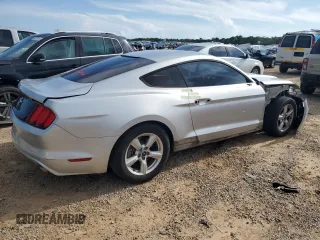 2017 Ford Mustang V6 z VIN 1FA6P8AM1H5267139, wystawiony jako Copart lot #61243115 z przebiegiem 136 917 mil mil oraz Szkoda całkowita • Salvage title. Historia ofert i sprzedaży dostępna na DreamBid. Obrazek 3.