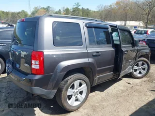 2017 Jeep Patriot Latitude with VIN 1C4NJPFB5HD183761, listed as a IAAI auction lot 41882945 with 136,001 mi miles and . Bid and sale history available at DreamBid. Image 4.