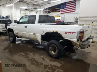 1998 Dodge Ram 2500 with VIN 3B7KF22Z0WG106242, listed as a Copart auction lot 43757935 with 231,819 mi miles and Clean Title. Bid and sale history available at carsss.com. Image 2.