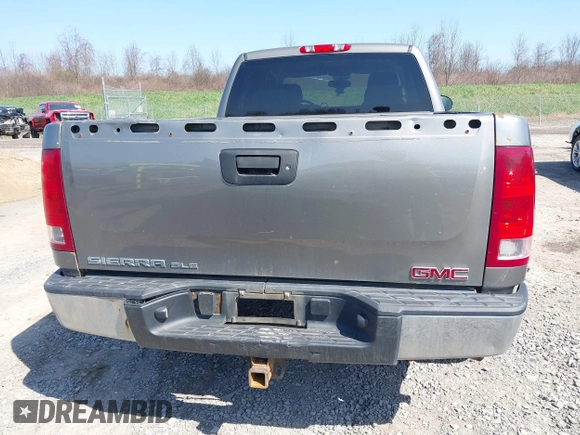 2013 GMC Sierra 1500 SLE z VIN 1GTR2VE74DZ105579, wystawiony jako IAAI lot #42101936 z przebiegiem 139 264 mil mil oraz . Historia ofert i sprzedaży dostępna na DreamBid. Obrazek 17.