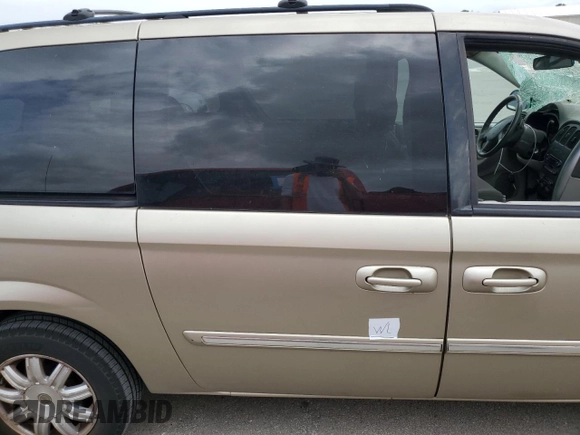 2007 Chrysler Town & Country LWB Touring with VIN 2A4GP54L77R295331, listed as a Copart auction lot 76946064 with 83,935 mi miles and Salvage Title. Bid and sale history available at carsss.com. Image 13.