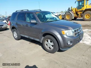 2012 Ford Escape XLT with VIN 1FMCU0D72CKC85247, listed as a IAAI auction lot 41986998 with 176,092 mi miles. Bid and sale history available at carsss.com. Image 1.