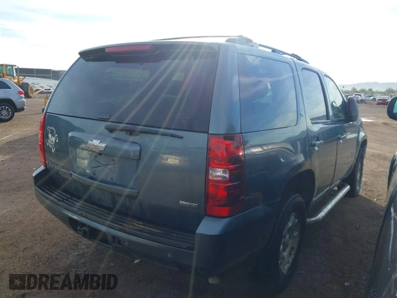 2010 Chevrolet Tahoe LT z VIN 1GNUKBE07AR213502, wystawiony jako IAAI lot #41796949 z przebiegiem 267 196 mil mil oraz . Historia ofert i sprzedaży dostępna na DreamBid. Obrazek 4.