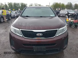 2015 Kia Sorento LX with VIN 5XYKTCA61FG643402, listed as a IAAI auction lot 42178930 with 108,818 mi miles. Bid and sale history available at carsss.com. Image 12.