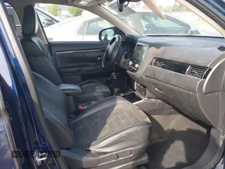 2020 Mitsubishi Outlander ES with VIN JA4AZ3A36LZ047970, listed as a IAAI auction lot 41741357 with 75,927 mi miles and . Bid and sale history available at DreamBid. Image 5.