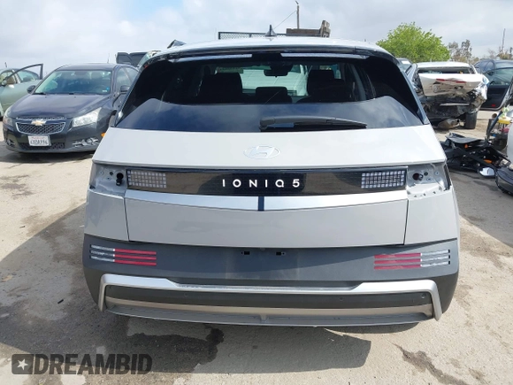 2025 Hyundai Ioniq 5 z VIN 7YAKM4DA8SY002745, wystawiony jako IAAI lot #42135641 z przebiegiem 686 mil mil oraz . Historia ofert i sprzedaży dostępna na DreamBid. Obrazek 17.