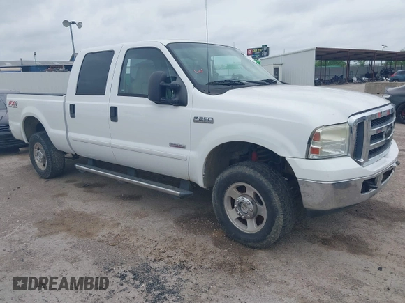 2006 Ford Super Duty F-250 XL with VIN 1FTSW21P76EB12899, listed as a IAAI auction lot 42137172 with 211,705 mi miles. Bid and sale history available at carsss.com. Image 1.