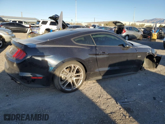 2021 Ford Mustang GT z VIN 1FA6P8CF6M5156224, wystawiony jako Copart lot #48539855 z przebiegiem 45 150 mil mil oraz Szkody całkowita. Historia ofert i sprzedaży dostępna na DreamBid. Obrazek 3.