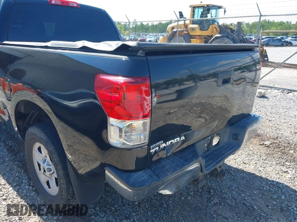 2012 Toyota Tundra z VIN 5TFRY5F17CX127160, wystawiony jako IAAI lot #42256016 z przebiegiem 203 648 mil mil oraz . Historia ofert i sprzedaży dostępna na DreamBid. Obrazek 6.