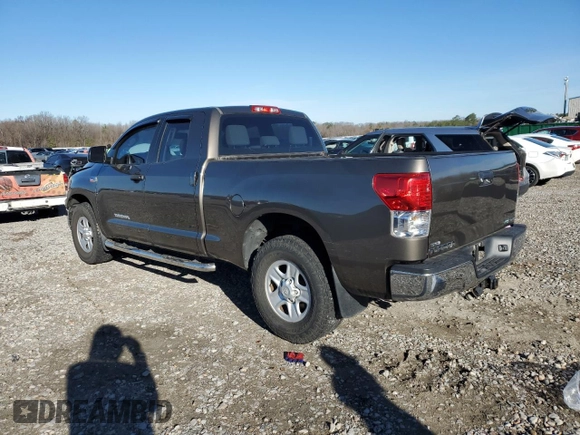 2010 Toyota Tundra z VIN 5TFUW5F19AX103780, wystawiony jako Copart lot #47757515 z przebiegiem 142 221 mil mil oraz Szkoda całkowita • Salvage title. Historia ofert i sprzedaży dostępna na DreamBid. Obrazek 2.
