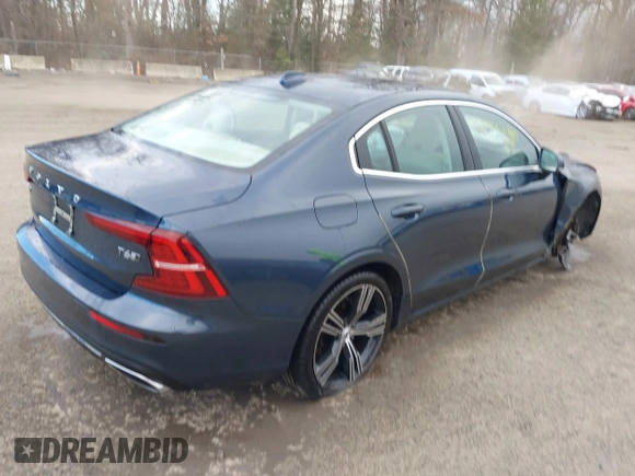 2019 Volvo S60 Inscription with VIN 7JRA22TL3KG002319, listed as a IAAI auction lot 40992140 with 44,095 mi miles. Bid and sale history available at carsss.com. Image 4.