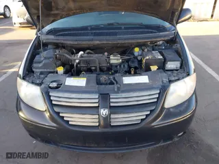 2006 Dodge Grand Caravan SXT with VIN 2D4GP44L36R630845, listed as a IAAI auction lot 42042341 with 203,675 mi miles. Bid and sale history available at carsss.com. Image 10.