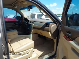 2013 Chevrolet Suburban LT with VIN 1GNSCJE03DR337592, listed as a IAAI auction lot 42101370 with 204,311 mi miles. Bid and sale history available at carsss.com. Image 5.