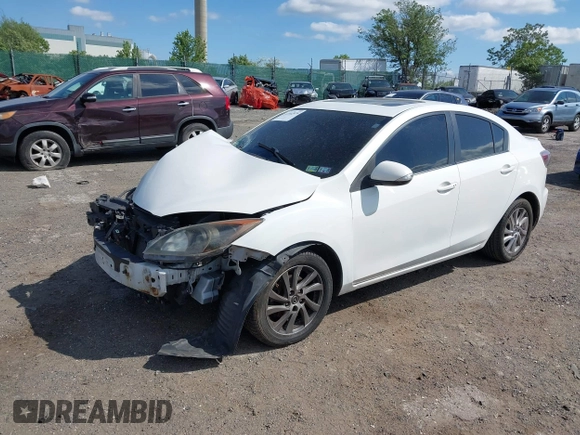 2013 Mazda 3 i Grand Touring z VIN JM1BL1WP1D1726847, wystawiony jako IAAI lot #42302876 z przebiegiem 158 837 mil mil oraz . Historia ofert i sprzedaży dostępna na DreamBid. Obrazek 18.