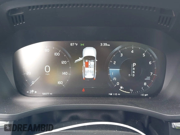 2018 Volvo XC60 Momentum z VIN LYV102RK1JB079168, wystawiony jako IAAI lot #42115403 z przebiegiem 58 377 mil mil oraz . Historia ofert i sprzedaży dostępna na DreamBid. Obrazek 7.