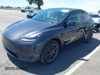 2024 Tesla Model Y с VIN 7SAYGDED2RF102144, выставлен на аукционе IAAI как лот 42278757 с пробегом 25 787 миль миль и . История ставок и продаж доступна на DreamBid. Изображение 20.