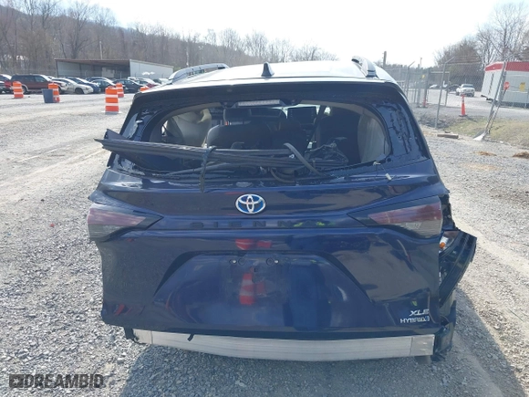 2024 Toyota Sienna XLE with VIN 5TDYRKEC3RS190250, listed as a IAAI auction lot 41900029 with 1 mi miles. Bid and sale history available at carsss.com. Image 16.