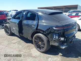 2024 Porsche Cayenne S z VIN WP1BL2AY4RDA60254, wystawiony jako IAAI lot #41882716 z przebiegiem 35 243 mil mil oraz . Historia ofert i sprzedaży dostępna na DreamBid. Obrazek 3.