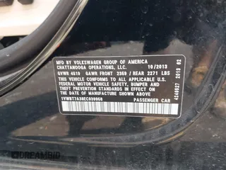 2014 Volkswagen Passat SE z VIN 1VWBT7A38EC039956, wystawiony jako IAAI lot #42479286 z przebiegiem 157 579 mil mil oraz . Historia ofert i sprzedaży dostępna na DreamBid. Obrazek 9.