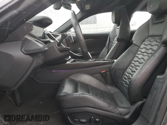 2022 Audi e-tron GT Prestige z VIN WAUEJBFW6N7000932, wystawiony jako Copart lot #47444025 z przebiegiem 35 614 mil mil oraz Szkoda całkowita • Salvage title. Historia ofert i sprzedaży dostępna na DreamBid. Obrazek 7.