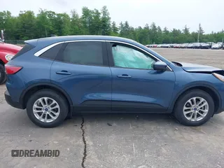 2020 Ford Escape SE z VIN 1FMCU9G6XLUC68241, wystawiony jako IAAI lot #42445888 z przebiegiem 39 712 mil mil oraz . Historia ofert i sprzedaży dostępna na DreamBid. Obrazek 14.