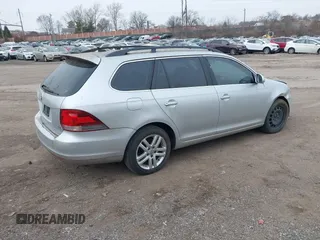 2011 Volkswagen Jetta SportWagen TDI with VIN 3VWPL7AJ4BM707069, listed as a IAAI auction lot 41365820 with 126,015 mi miles. Bid and sale history available at carsss.com. Image 4.