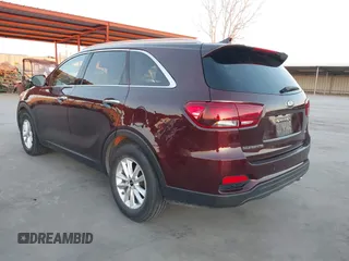 2019 Kia Sorento L z VIN 5XYPG4A32KG568841, wystawiony jako IAAI lot #41833435 z przebiegiem 103 426 mil mil oraz . Historia ofert i sprzedaży dostępna na DreamBid. Obrazek 3.