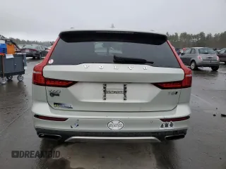 2020 Volvo V60 z VIN YV4102WKXL1030871, wystawiony jako Copart lot #53486585 z przebiegiem 76 459 mil mil oraz Szkody całkowita. Historia ofert i sprzedaży dostępna na DreamBid. Obrazek 6.