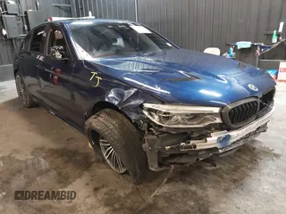 2020 BMW 5 Series 540i xDrive z VIN WBAJS3C04LCD33056, wystawiony jako IAAI lot #41410064 z przebiegiem 71 332 mil mil oraz . Historia ofert i sprzedaży dostępna na DreamBid. Obrazek 1.