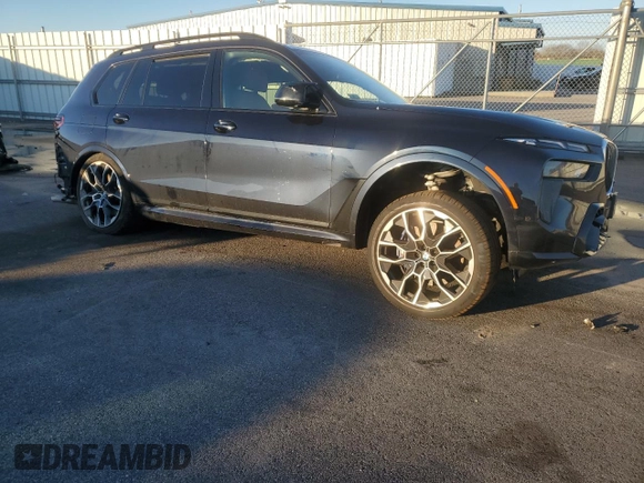 2024 BMW X7 M60i with VIN 5UX33EM09R9T49533, listed as a Copart auction lot 85370764 with 0 mi miles and Salvage Title. Bid and sale history available at carsss.com. Image 4.