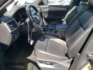 2020 Volkswagen Atlas SE with VIN 1V26C2CA5LC206935, listed as a Copart auction lot 50403204 with 47,881 mi miles and . Bid and sale history available at DreamBid. Image 7.