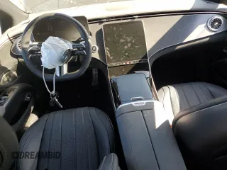 2022 Mercedes-Benz EQS 450+ z VIN W1KCG2DB2NA014795, wystawiony jako Copart lot #57669685 z przebiegiem Nie podano mil oraz Szkoda całkowita • Salvage title. Historia ofert i sprzedaży dostępna na DreamBid. Obrazek 8.