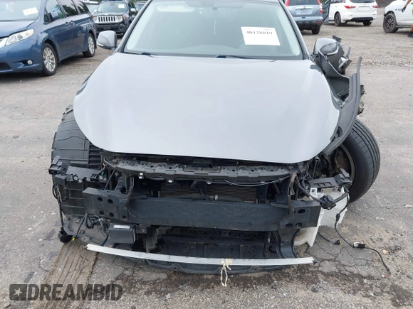 2019 Infiniti Q50 3.0t LUXE with VIN JN1EV7AR1KM559553, listed as a IAAI auction lot 40128019 with 62,272 mi miles. Bid and sale history available at carsss.com. Image 13.