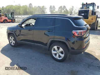 2018 Jeep Compass Latitude with VIN 3C4NJDBB8JT417492, listed as a Copart auction lot 50998975 with 141,975 mi miles and Salvage title. Bid and sale history available at DreamBid. Image 2.
