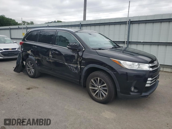 2017 Toyota Highlander XLE with VIN 5TDJZRFH5HS477446, listed as a Copart auction lot 60132215 with 58,830 mi miles and Salvage title. Bid and sale history available at DreamBid. Image 4.