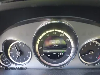 2013 Mercedes-Benz E 350 Luxury z VIN WDDHF5KB2DA741401, wystawiony jako IAAI lot #42605065 z przebiegiem 167 479 mil mil oraz . Historia ofert i sprzedaży dostępna na DreamBid. Obrazek 7.
