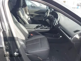 2024 Cadillac LYRIQ Luxury z VIN 1GYKPSRL6RZ120031, wystawiony jako IAAI lot #41579356 z przebiegiem 20 921 mil mil oraz . Historia ofert i sprzedaży dostępna na DreamBid. Obrazek 5.